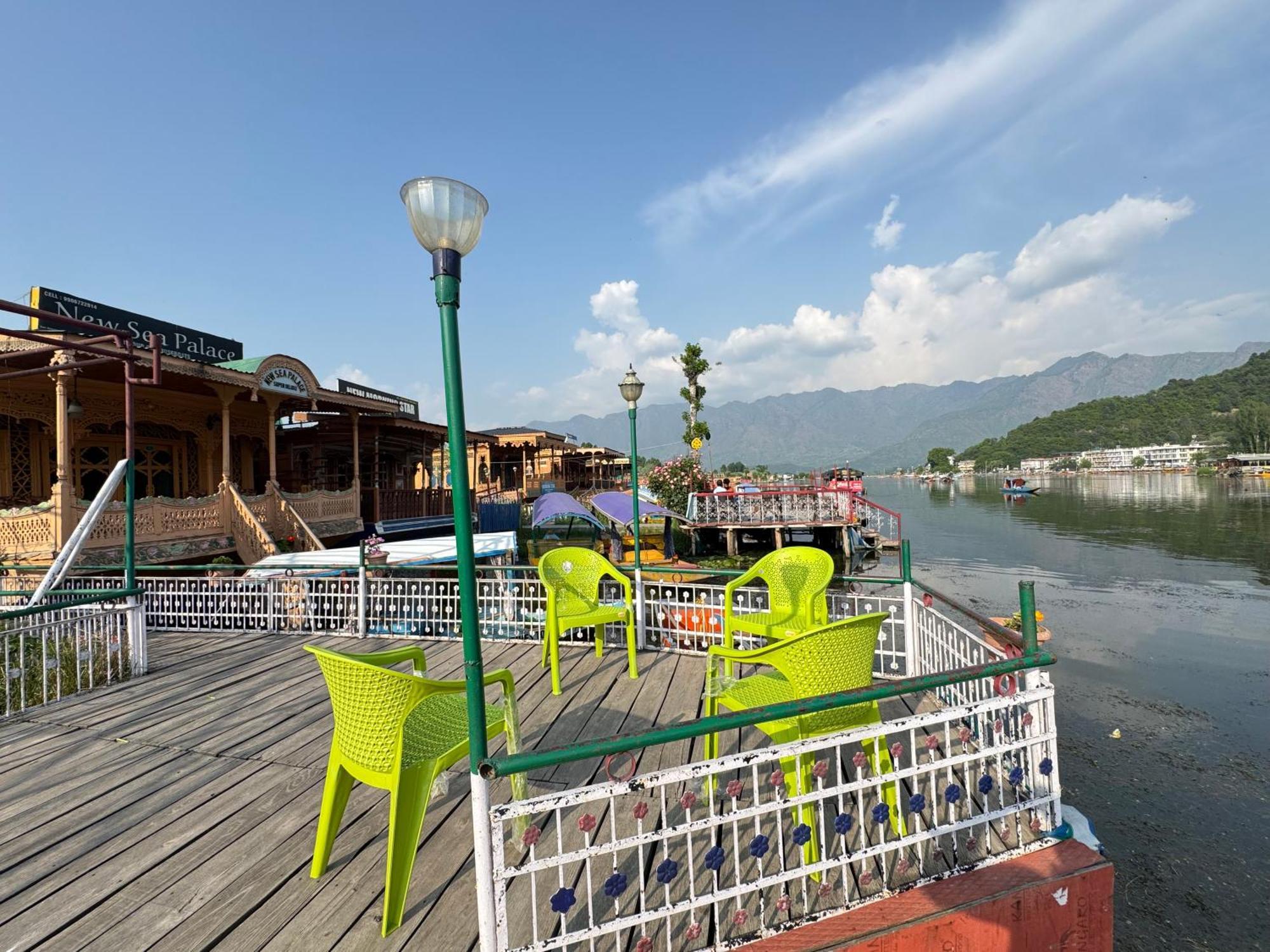 New Sea Palace Houseboats Srinagar  Bagian luar foto