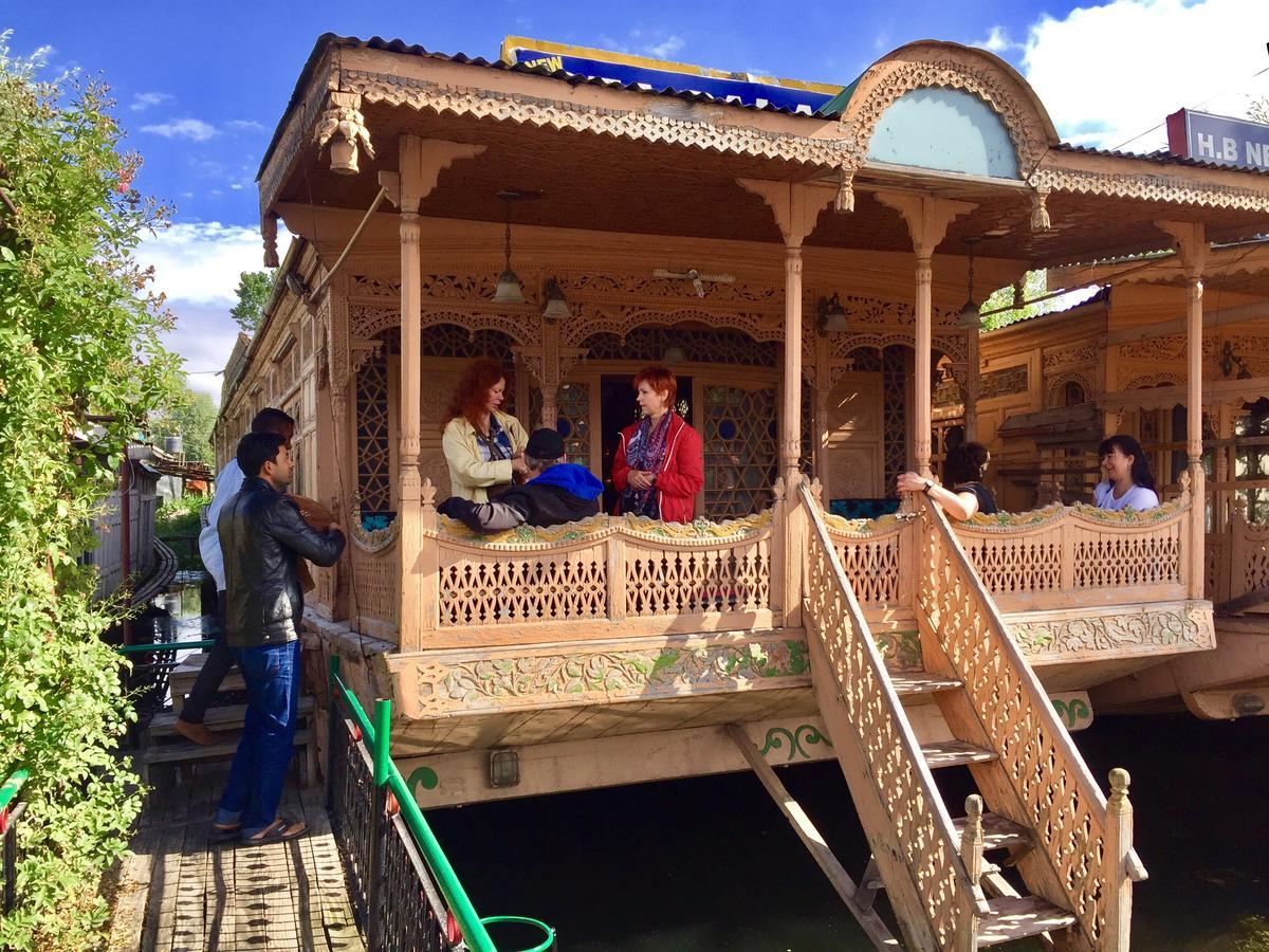 New Sea Palace Houseboats Srinagar  Bagian luar foto