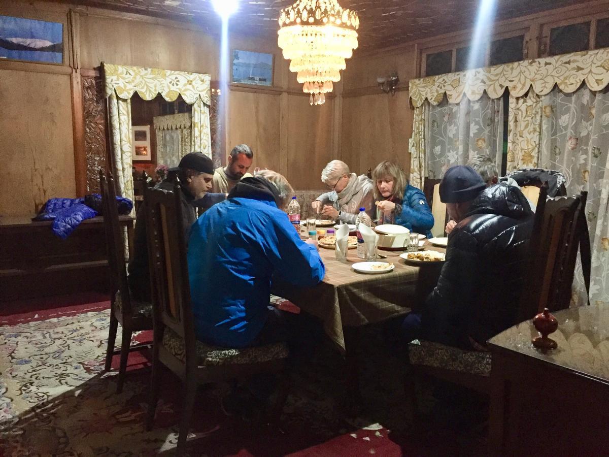 New Sea Palace Houseboats Srinagar  Bagian luar foto